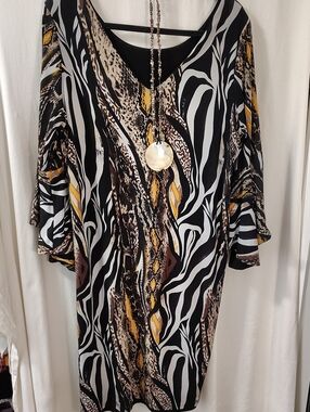 Women's Black & White Abstract Print Tunic with Gold Accents